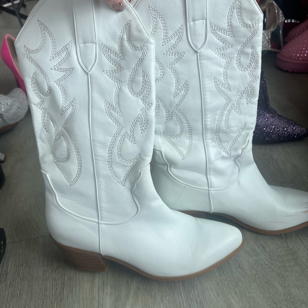 Billini White cowboy Heeled Boots